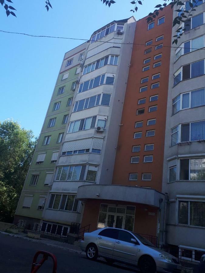 Large 2-Bedroom Apartament In The Center Chisinau Ngoại thất bức ảnh