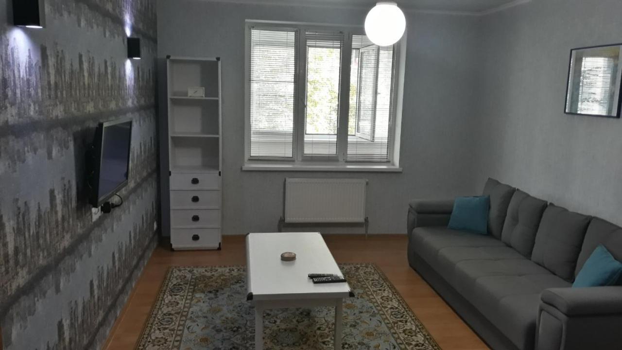 Large 2-Bedroom Apartament In The Center Chisinau Ngoại thất bức ảnh